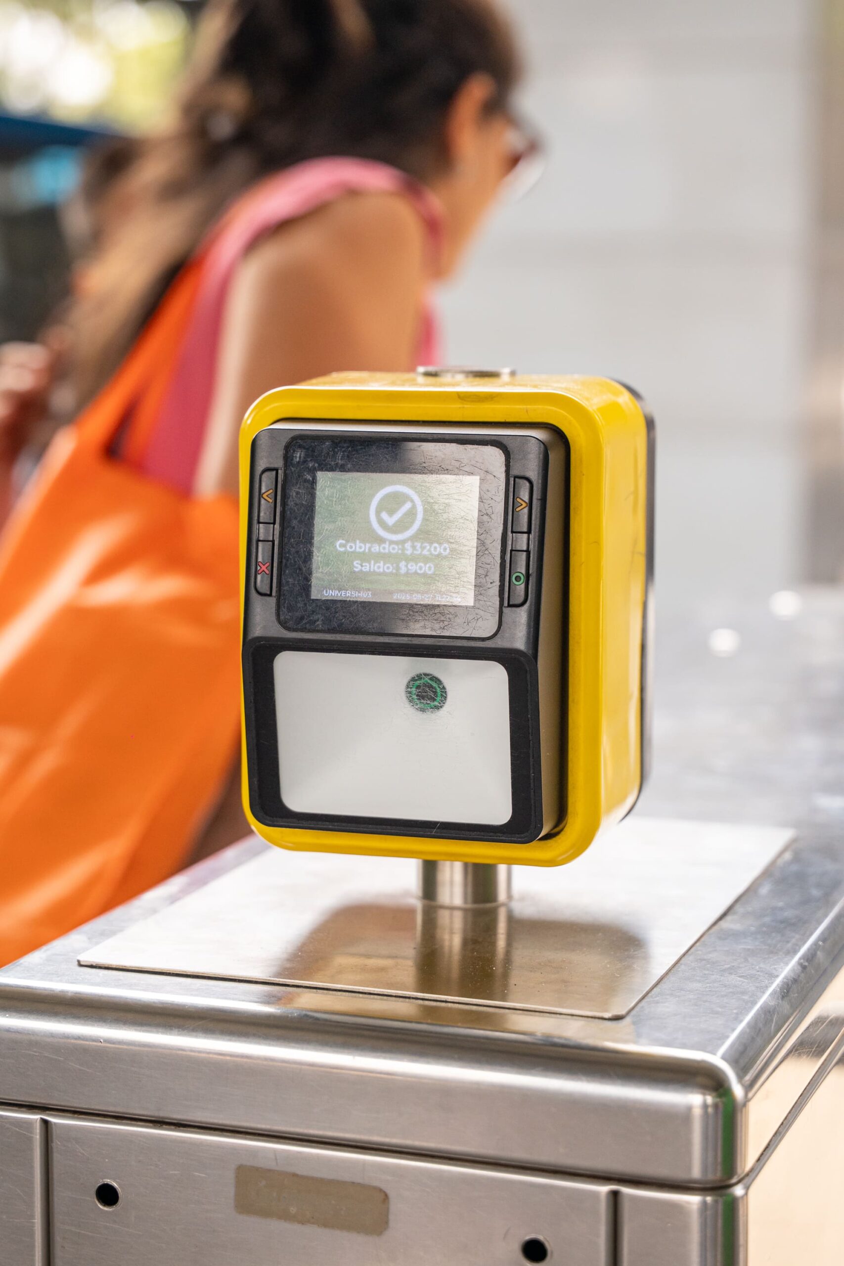 Validador sistema recaudo MIO - Misión UTRYT tecnología transporte público